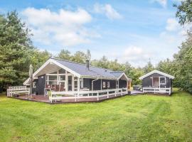 Holiday Home with Spa & Sauna, hotel in Oksbøl