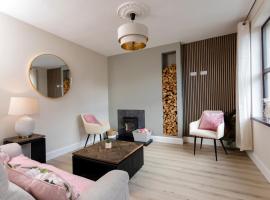 Cosy Home Swinford Town, homestay in Swinford