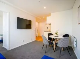 Brand New CBD Apartment with Easy Campus Access