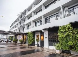 Blu Monkey Hub & Hotel Surat Thani