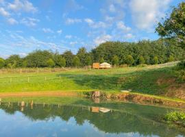 Bracken Yurt - Ukc6941, hotel i Beaminster