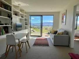 Mountain and river view retreat