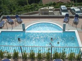 Residence Il Vigneto, serviced apartment in Oggebbio