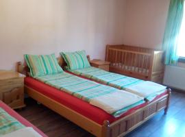 Guest House Lorian: Madzhare şehrinde bir aile oteli