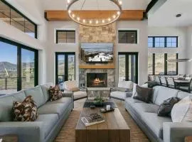 11981 N Gemini Way SkyRidge 5BR Home with Hot Tub