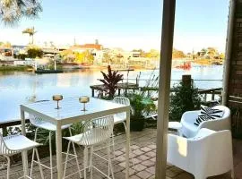Mooloolaba Coastal Canal Villa