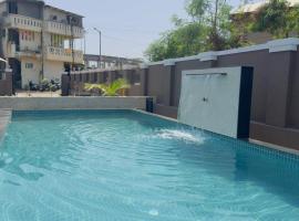 Dolally Pool,Jacuzzi and bar by Villagram,, căn hộ ở Lonavala