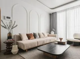 The Moonstone Haven Hanoi-Elegant Stay with Rooftop Pool & Elevator-Near Old Quarter