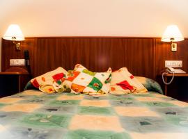 Hotel Lorenzo, hotel Carballinóban
