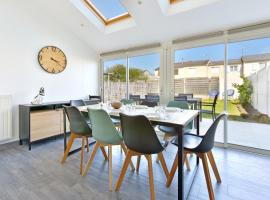 La Turballe Grand Loc Maison renovee 8 à 10p, 400m plage, hotel in La Turballe