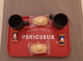 Suite Maraval Chez L'habitant, hotel in Trélissac