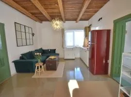 Green Escape-Entire House