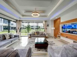 Luxury 2-Bedroom Apartment with Pool & Garden View, Lekki Lakowe Lakes Estate