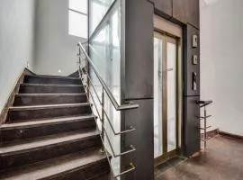 Super Hotel D Plaza Near Pitampura Metro Station