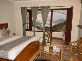 Kumaon Roop Resort Near Neem Karoli Temple, resort a Nainital