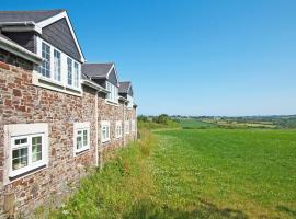 Greenfinch Apartment - Uk49310, hotel i Woolfardisworthy