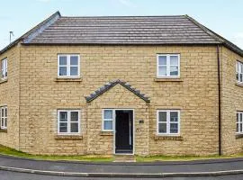 Aynsley Mews