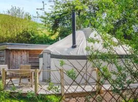 Willow Yurt - Ukc6947