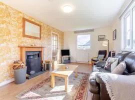 Walled Cottage - Uk49097