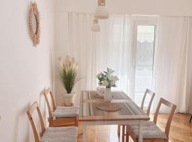 Sunny two-bedroom apartment next to Panathenaic Stadium