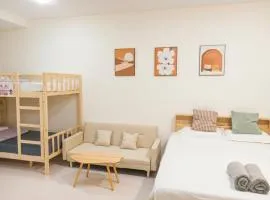 Riverine Diamond 7 RDB Studio CK - Free 1 Parking, Netflix & Cozy Retreat Couples, Families