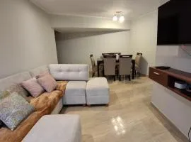 Hermoso departamento cerca a parque y estadio nacional