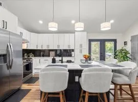 Spacious 3BR,3BA Home Modern Renovation