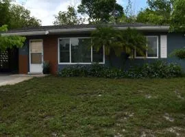 Blue Heron Cottage Cozy 2BR Sleeps 6 Fire Pit