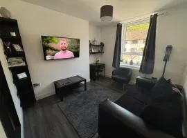 Immaculate whole house Sleeps 4