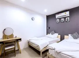 Sheikh Stay In Hostel
