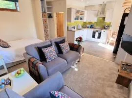 Cosy Bolt-hole escape for 2 in stunning valley