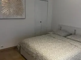 Studio răcoros vis-a-vis de malul mării
