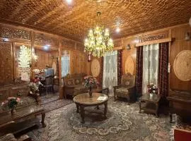 Goona palace houseboats