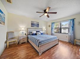 Stylish and Modern Shorewalk condo close to top beaches, heated pools, hot tub, IMG Academy, dining, hotel en Bradenton