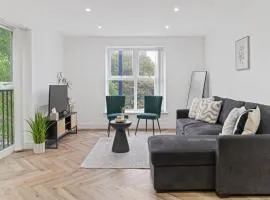 2 Bed Apartment Near City Centre - on street parking