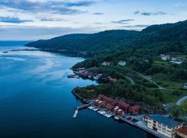 Ramsland에 위치한 호텔 Cozy Renovated Fjord Stay with Boat