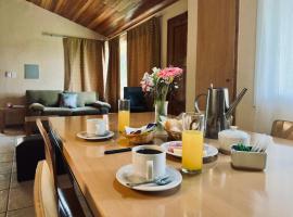 Los Carolinos Lodge, serviced apartment in San Rafael