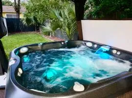 Private Hot Tub - Walk to Pearl - Pet Friendly 3BR