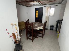 Departamento aún en arreglo, hotel in Estación Ramallo