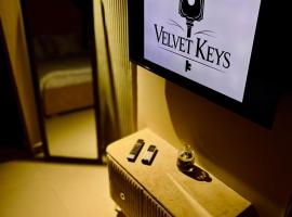 1-BHK Velvet Keys Executive Suite Near Clifton Beach, golf hotel in Karachi