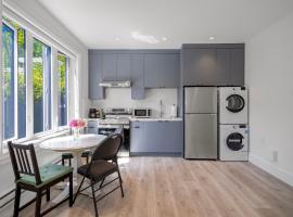 Dunbar Brand-new laneway house, villa in Vancouver