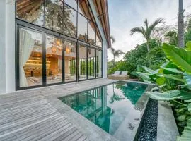 New Tranquil Jungle View Villa in Kerobokan