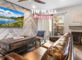 The Plaza - An Irvie Home w Summer Pool