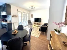 Charming 3BR Apartment with Loggia close to Paris