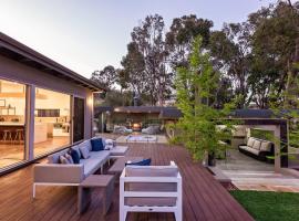 Sunrise Tranquillity - Luxe Retreat with Heated Spa, hotel in Yallingup Siding