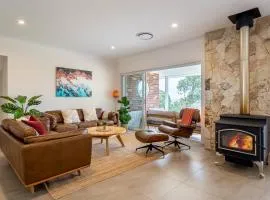 Summerville Treetops - A Stunning Valley Retreat