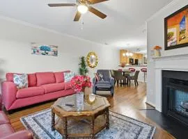 Entire home in prime Raleigh with community pool, dog park and golf course