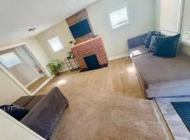 Comfy 3 Bedroom entire home with cozy vibes