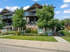 Luxury townhome in lake country