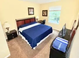 Cozy Private Room with Bathroom in Family Home near Convention Center & Epic Universe
